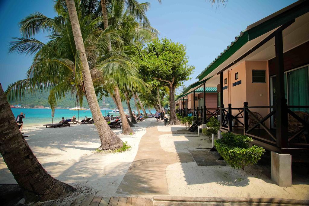 Tuna Bay Island Resort Kampong Pasir Hantu Exterior photo